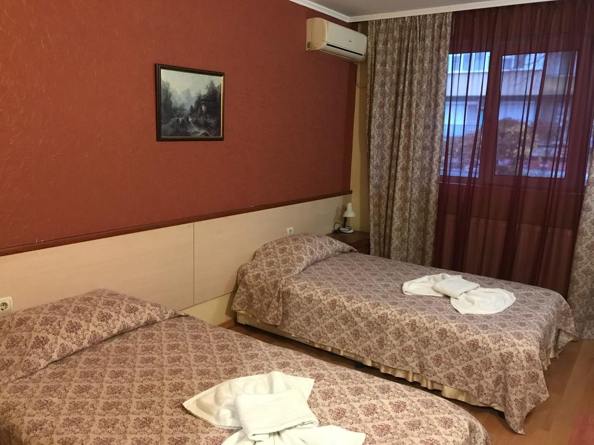 Hotel Triumph Nova Zagora Luaran gambar